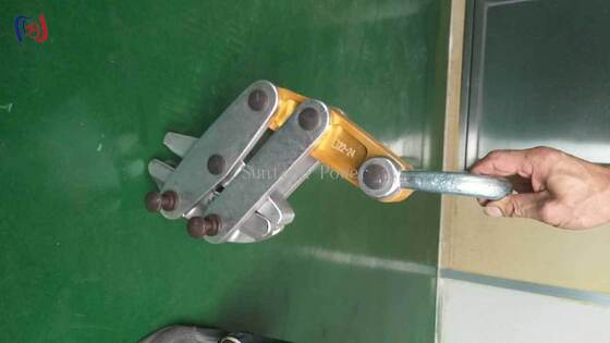 Anti Twist Steel Rope Gripper Come Along Clamp với tải trọng 50-200KN cho dây chuyền truyền tải 11-30mm