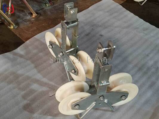 25KN Tandem Sheave Stringing Block for Large Section ACSR Conductors LGJ300-500 với thiết kế Tandem Sheave