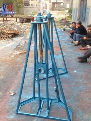 Đứng cuộn đơn giản hạng nặng với tải trọng định số 10-50KN và điều chỉnh chiều cao 450-1300mm cho cuộn cáp