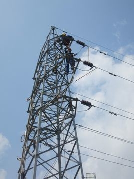 Tháp mạch đôi thép Q345 mạ kẽm cho đường dây truyền tải 33KV