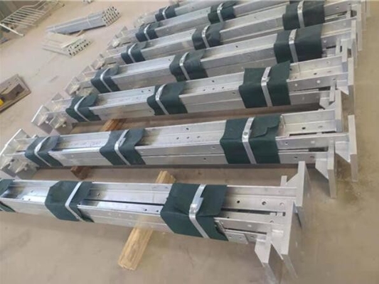 3 Chân Viễn thông Q235B Q345B Q420 Tháp thép hình ống