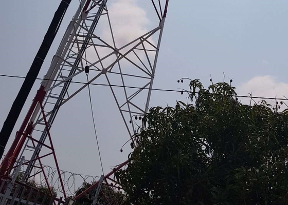 Tháp lưới viễn thông Gsm Thép Q235B Tự hỗ trợ điện
